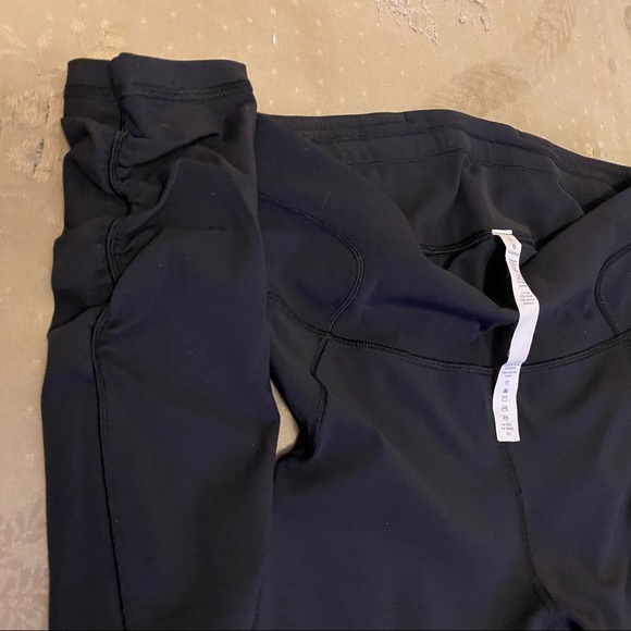 Lululemon Black Side Pockets Leggings 6 - Picture 3 of 6